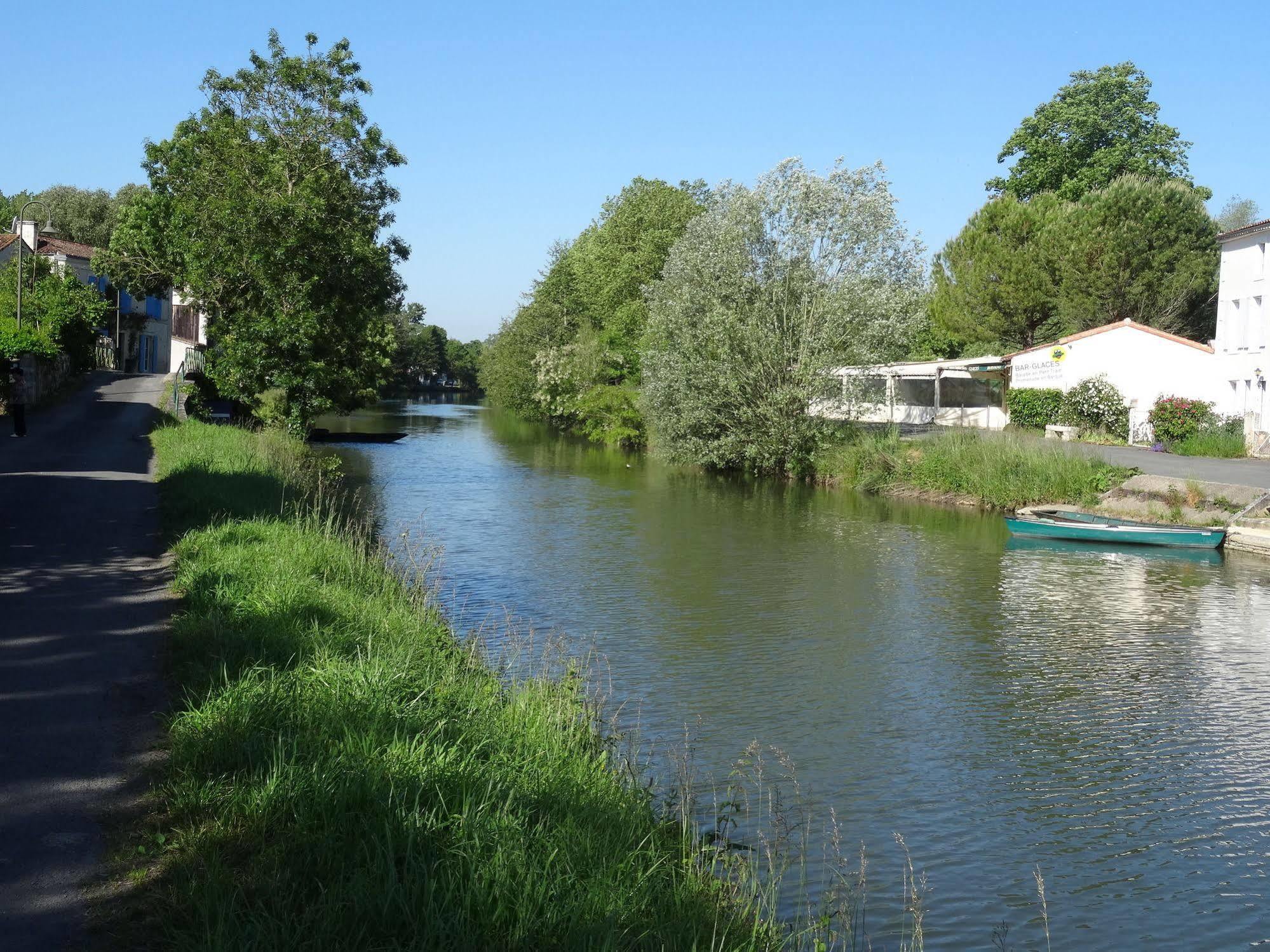 Hotel Au Marais Coulon Eksteriør billede